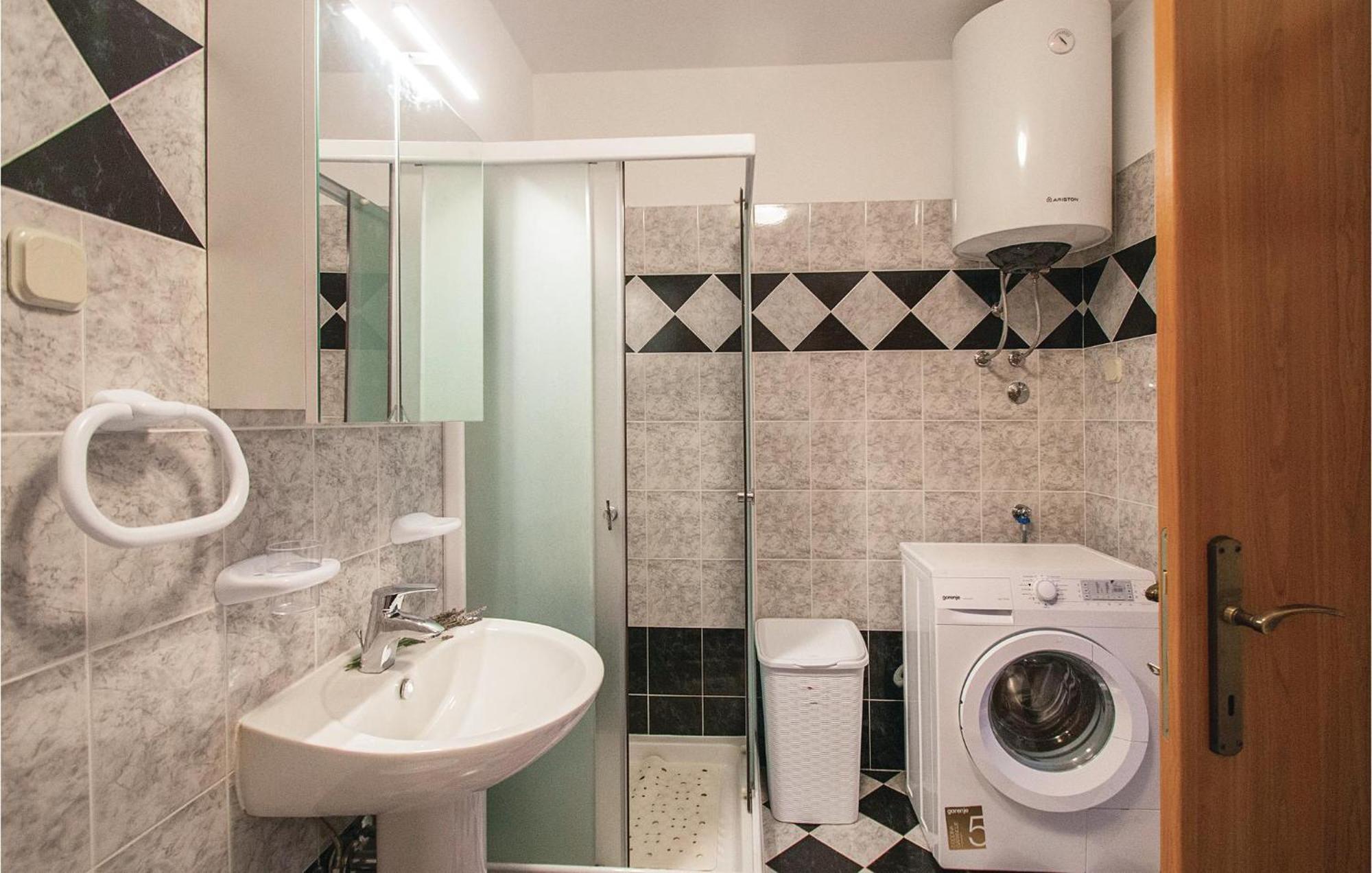 Amazing Apartment In Labin With House Sea View ภายนอก รูปภาพ